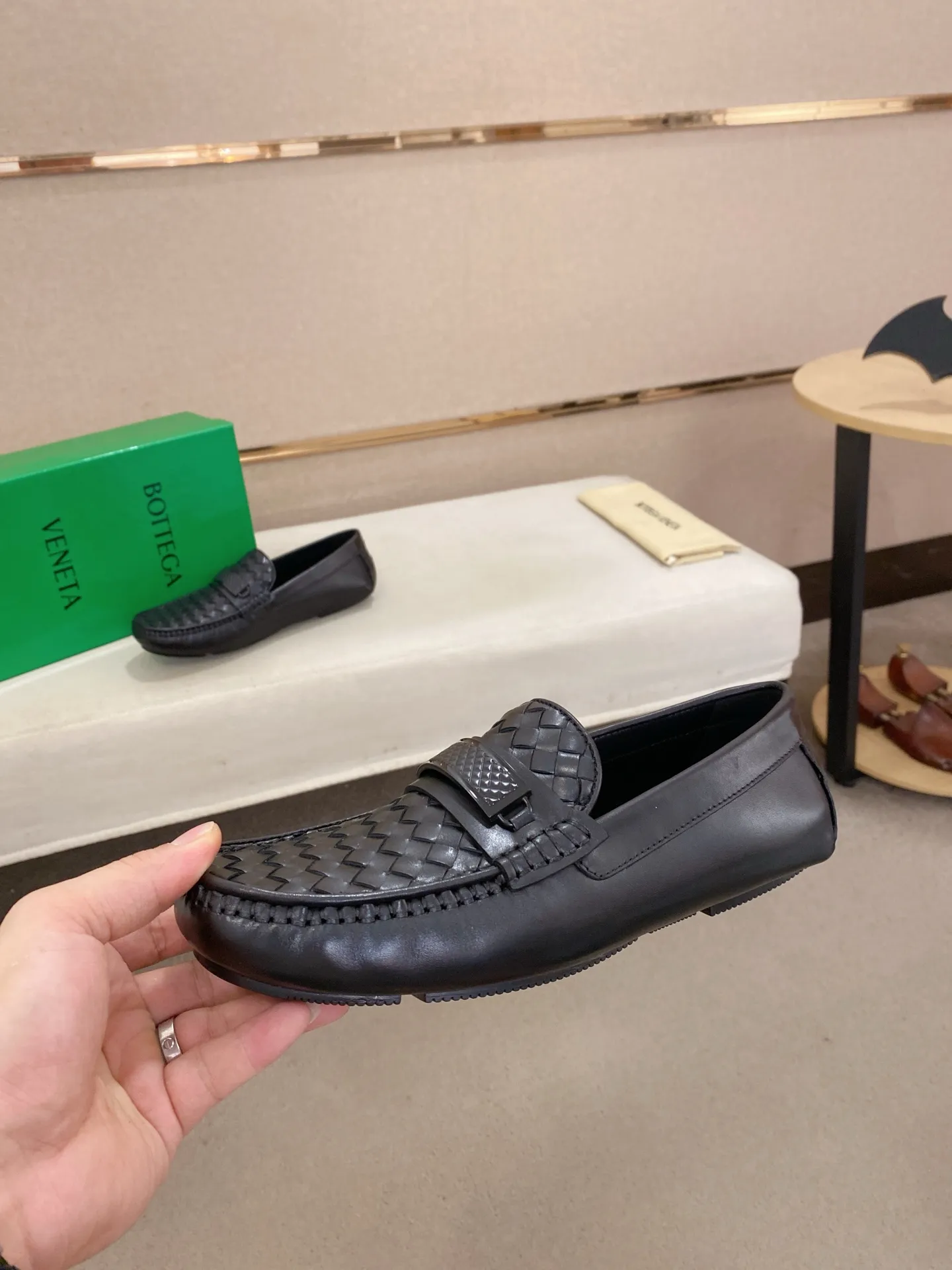 Men's shoes 💰 400💰 (Niu Li + Niu Pad) [BV] latest hot style‼ ️Casual men's shoes, uppers imported first-layer cowhide ➕Full imported cowhide lining✔️Exquisite workmanship, excellent foot feel, special rubber soles✔️, cool and fashionable, the latest fashion, fashionable outsole, hurry up. Code number: 38-44 (can be customized to 37.45, non-refundable)